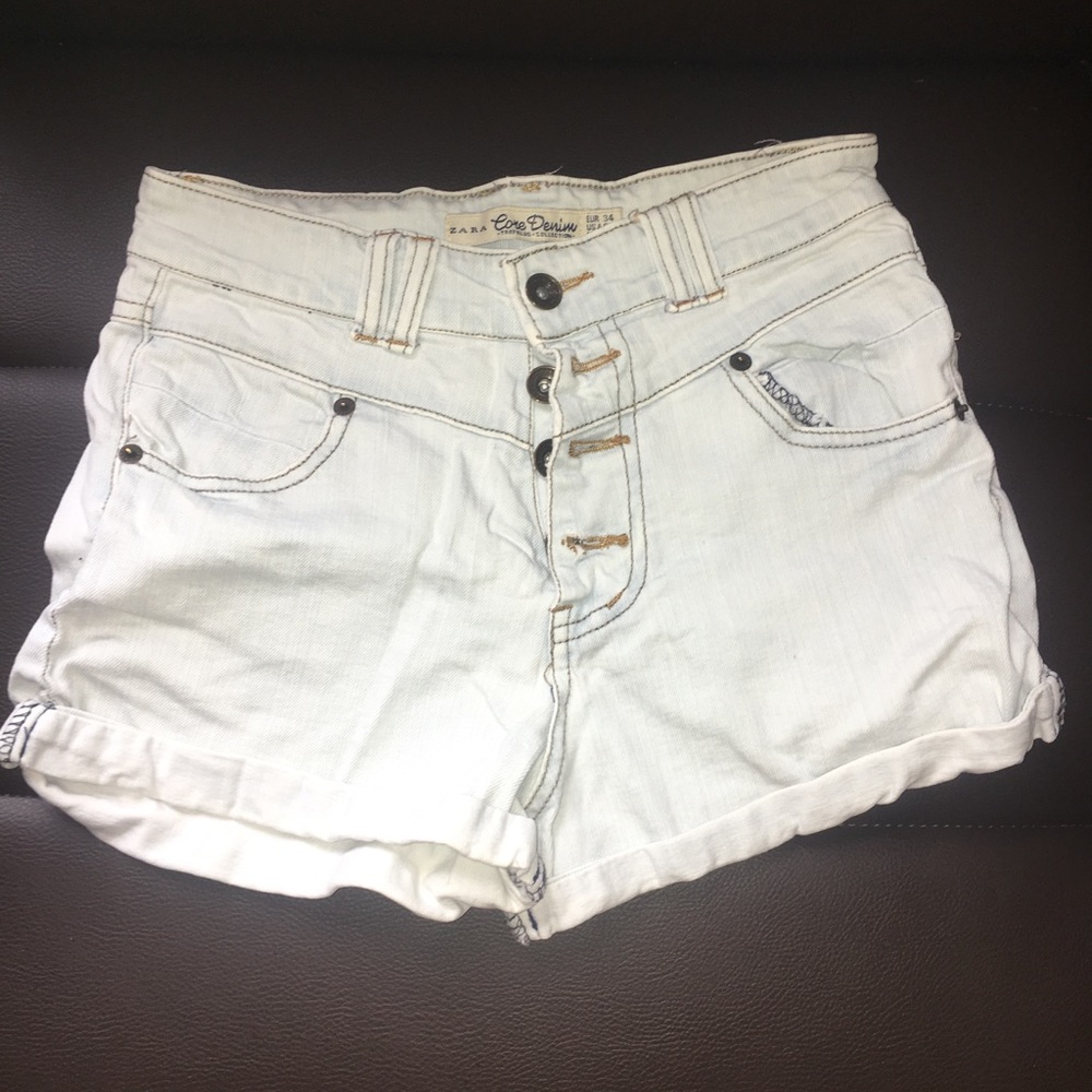 Zara Core DENIM LIGHT WASH SHORTS SIZE: 2